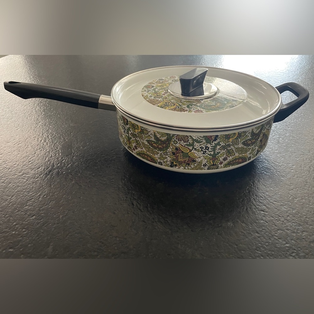 Vintage Fancipans 10” Cookware with Lid. Great condition from the 70’s.